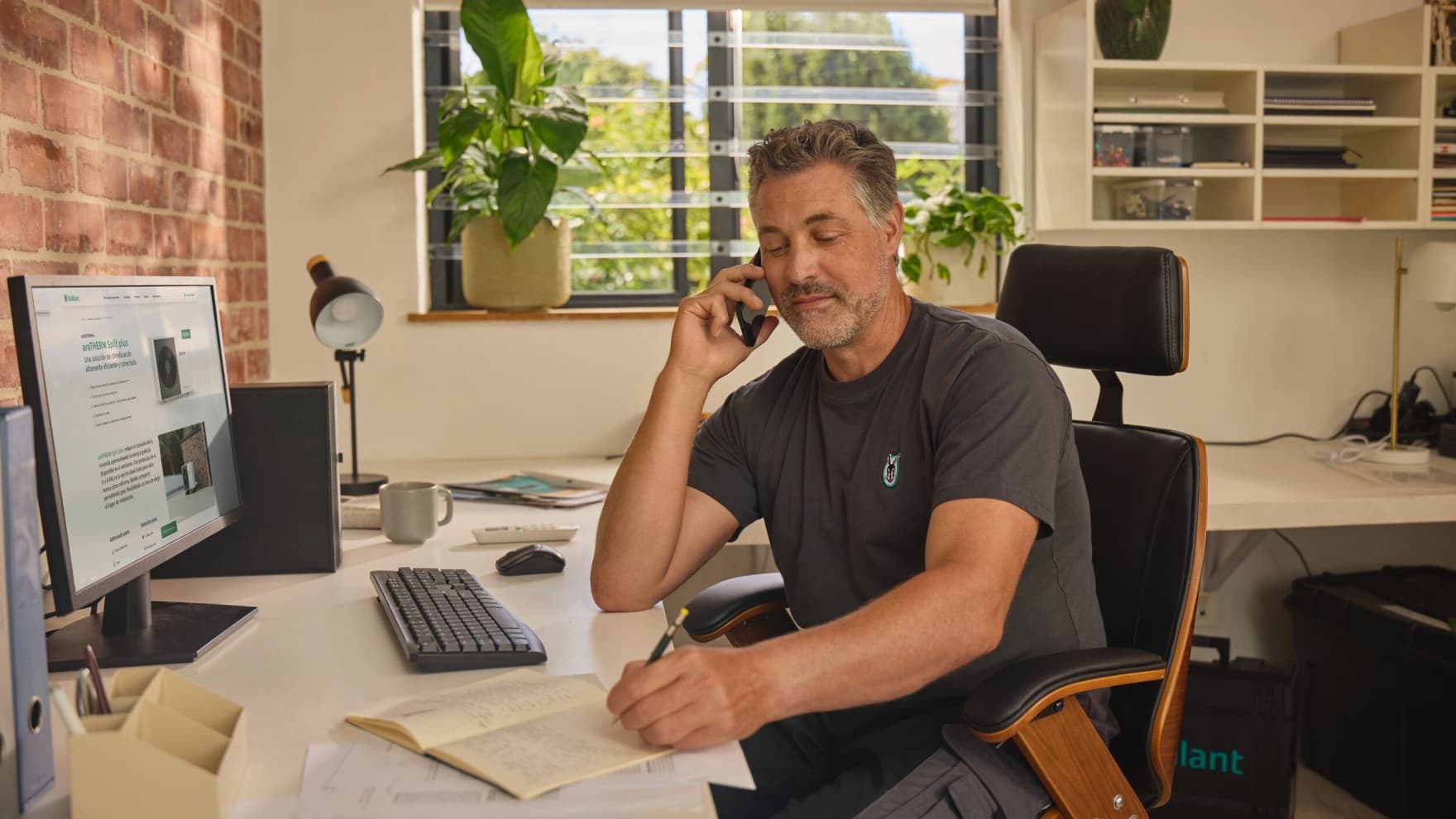 Vaillantov strokovnjak na telefonu