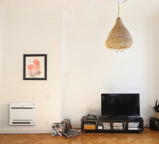 Living room with climaVAIR multi cassette