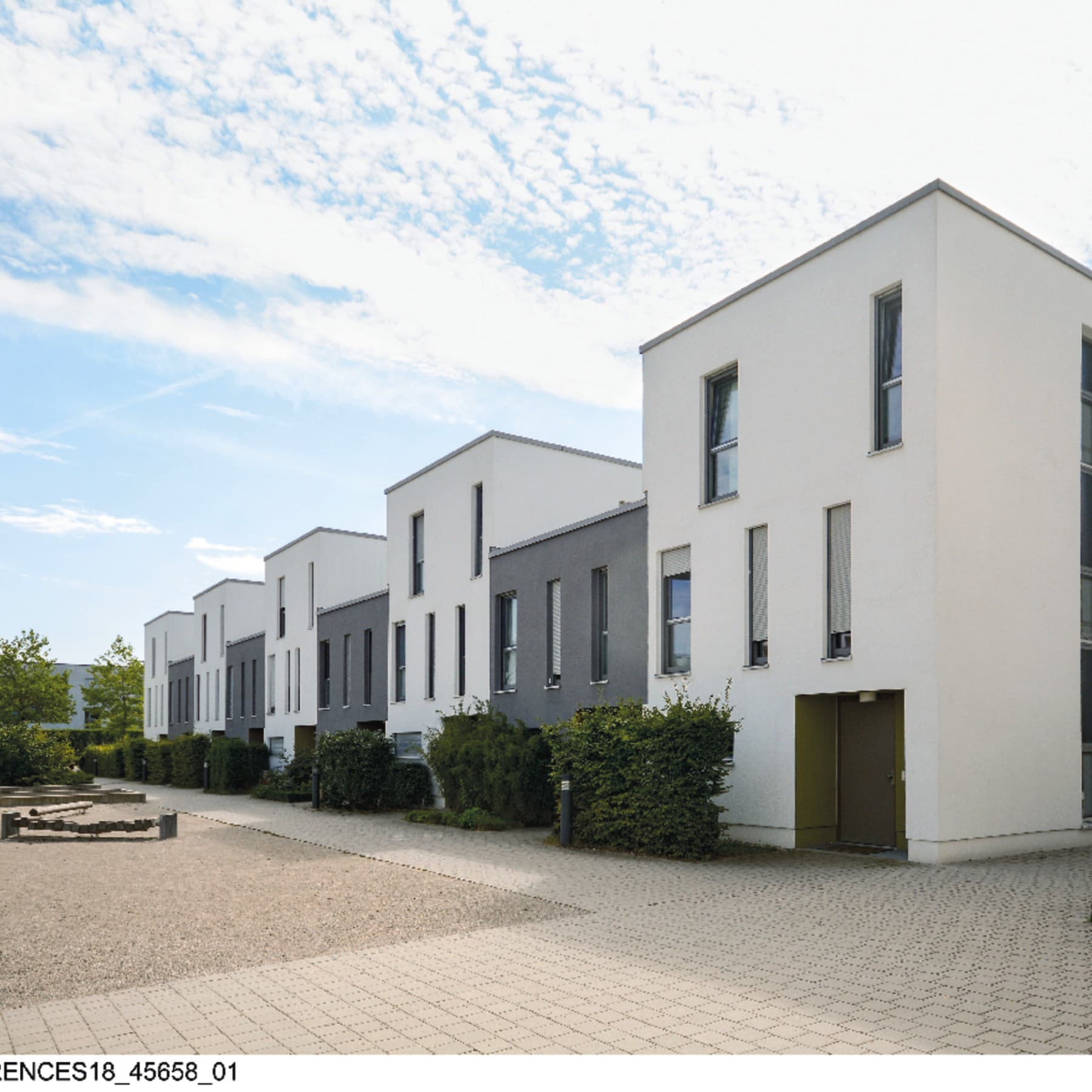 Na novo zgrajene vrstne hiše